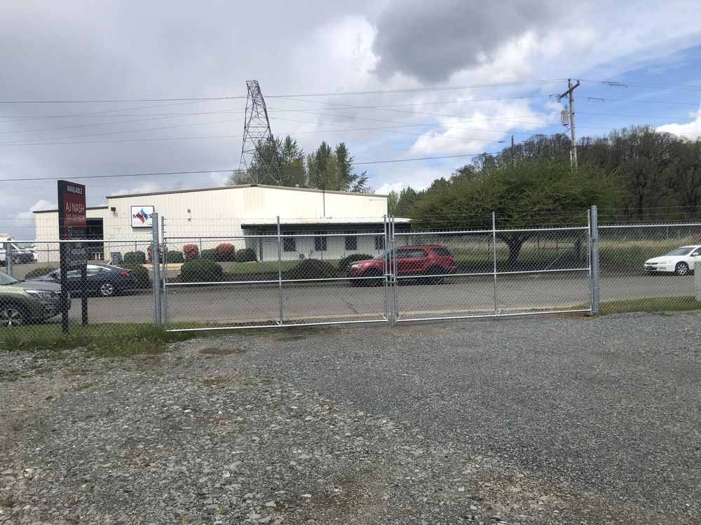 Gaveled & Secure Yard in Albany: 148 41st Ave SE, Albany, OR 97322